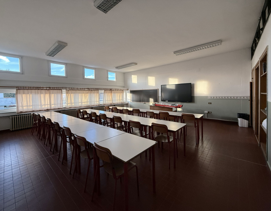 Rivestimento murale colorato Isoplast Isocolor per corridoi scolastici, superficie continua senza fughe