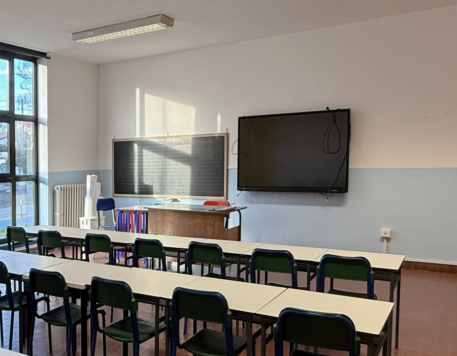 Superficie murale continua e lavabile in Isoplast Isocolor in ambiente scolastico