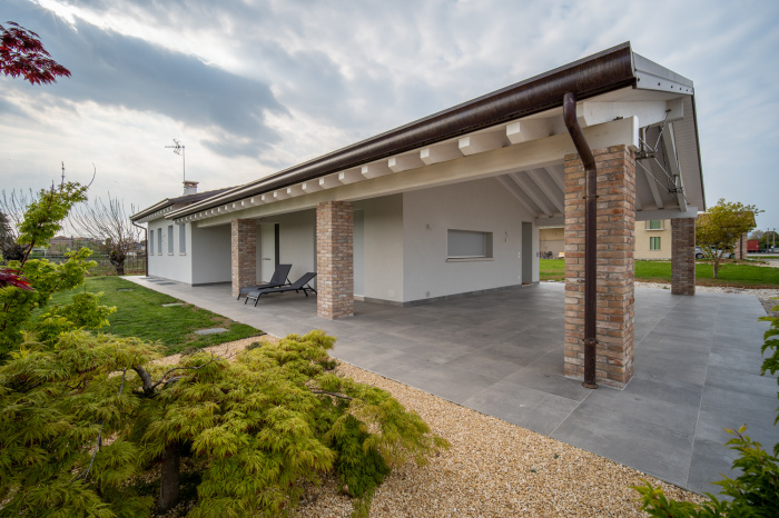 Vous cherchez de nouvelles inspirations pour couvrir les extérieurs ? Il y a une villa à la campagne...